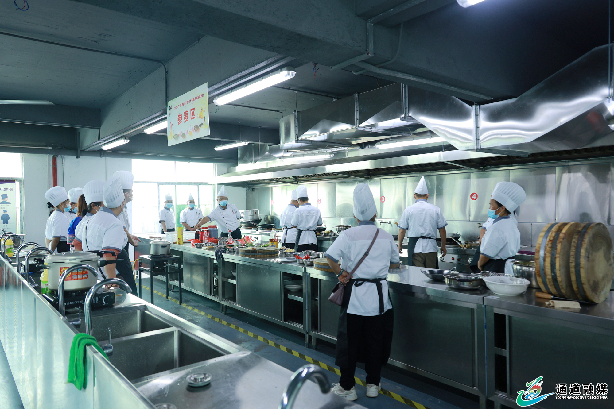 我县开展2025年中小学幼儿园食堂工作专题培训+筑牢校园舌尖安全防线+(16).JPG
