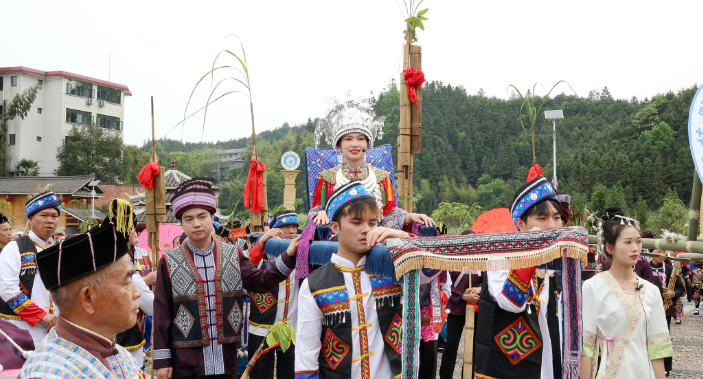 百年戊梁唱情歌 村晚新篇促振兴——2026年全国春季“村晚”示范展示活动暨湘桂黔原生态大戊梁歌会在通道开幕