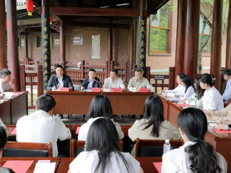 万佛山镇：凝聚青春共识 谱写基层服务新篇