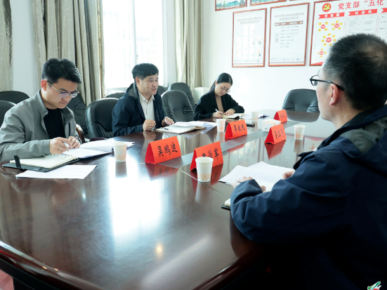覃歇民到部分县直单位走访调研