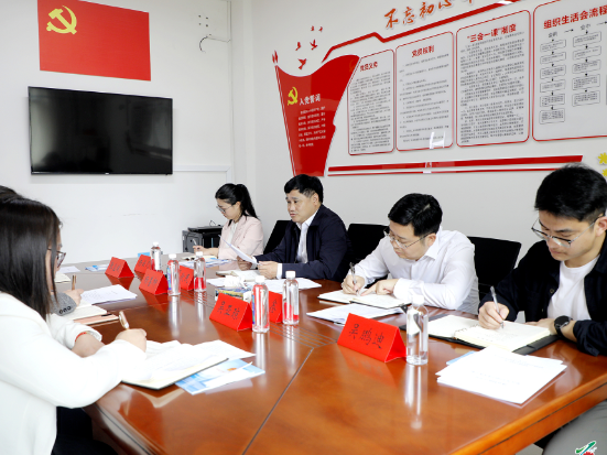 覃歇民到部分县直单位走访调研