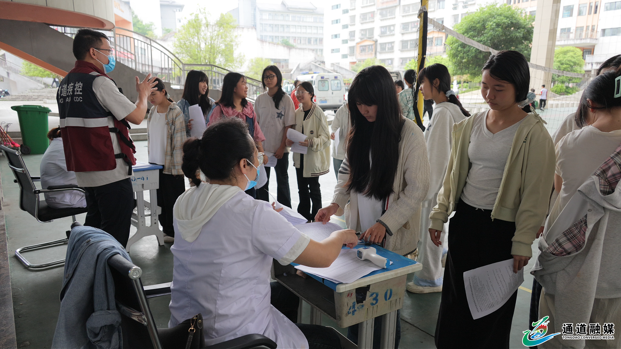 免费HPV疫苗进校园——关爱花蕾，守护健康+(1).png