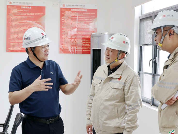 覃歇民开展“企业服务年”走访调研