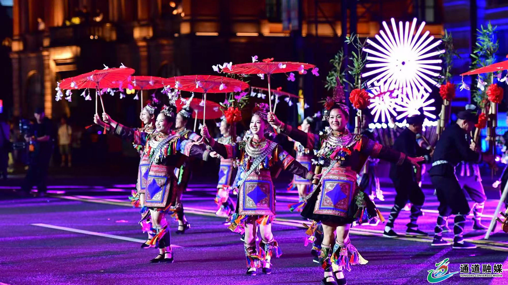 侗韵闪耀外滩！通道侗族歌舞惊艳上海旅游节，《福地漫游》邀约八方来客+(10).png