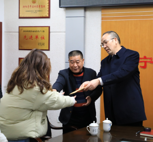 刘达祥到市融媒体中心看望慰问一线新闻工作者