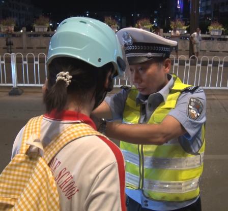 视频【百日行动】筑牢安全防线!市交警大队开展夜间交通安全整治行动