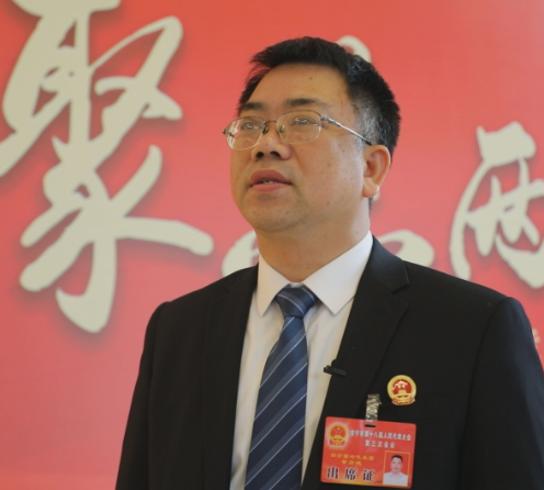 两会进行时丨人大代表分团审议《政府工作报告》