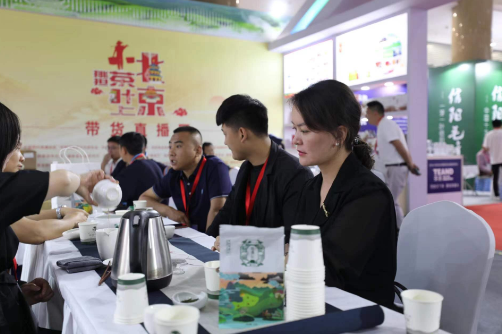 “挑担茶叶上北京”丨常宁塔山茶“闪亮”2023北京国际茶叶展