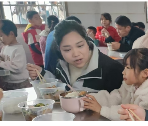 市领导调研校园安全工作  守护学生健康成长