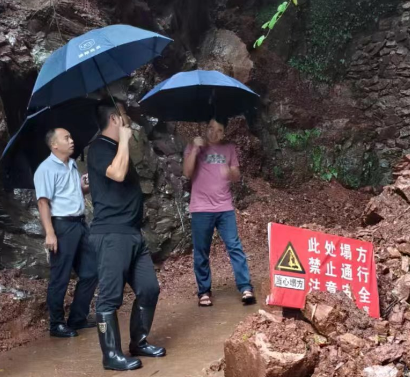 迎战超强台风“格美”丨宜阳街道办事处塘湾村：党员干部齐上阵 除隐患 护安宁