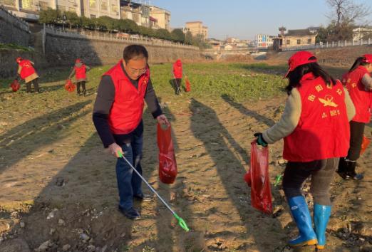 【视频】【城市微革命 幸福家门口（20）】河道保洁 守护水清岸绿