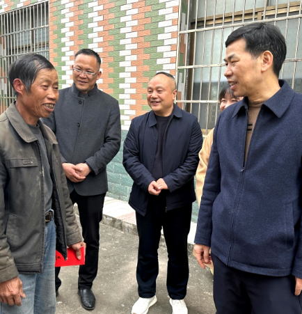 【视频】段鸣走访慰问困难群众 督导安全生产工作