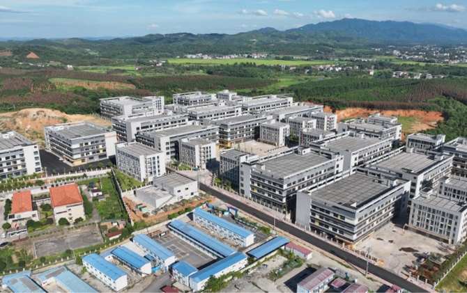 锚定“世界衣仓”！常宁牛仔服饰集群晋级省级方阵
