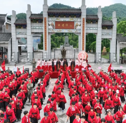【视频】常宁市双蹲小学：把课堂搬进印山 探访自然传承经典 
