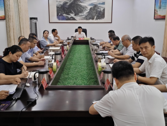 【视频】2025 年度政协党组理论学习中心组（扩大）第六次集体学习暨研讨交流会议召开 段鸣主持