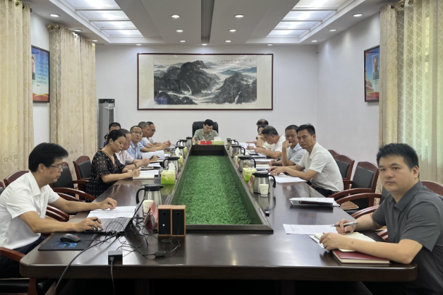 【视频】2025年度政协党组理论学习中心组（扩大）举行第八次集体学习 段鸣主持