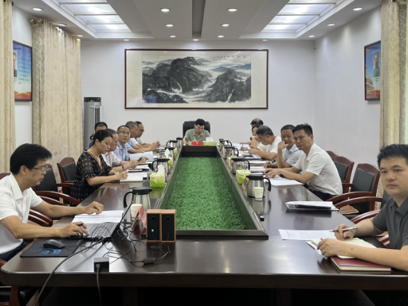 【视频】2025年度政协党组理论学习中心组（扩大）举行第八次集体学习 段鸣主持