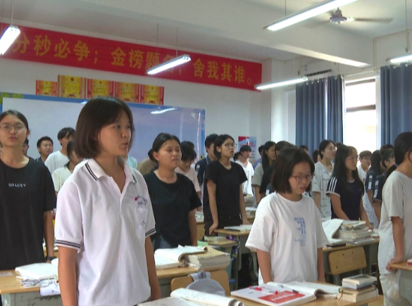 【视频】常宁师生“双向奔赴”的真心话：是责任，是成长，更是福报 