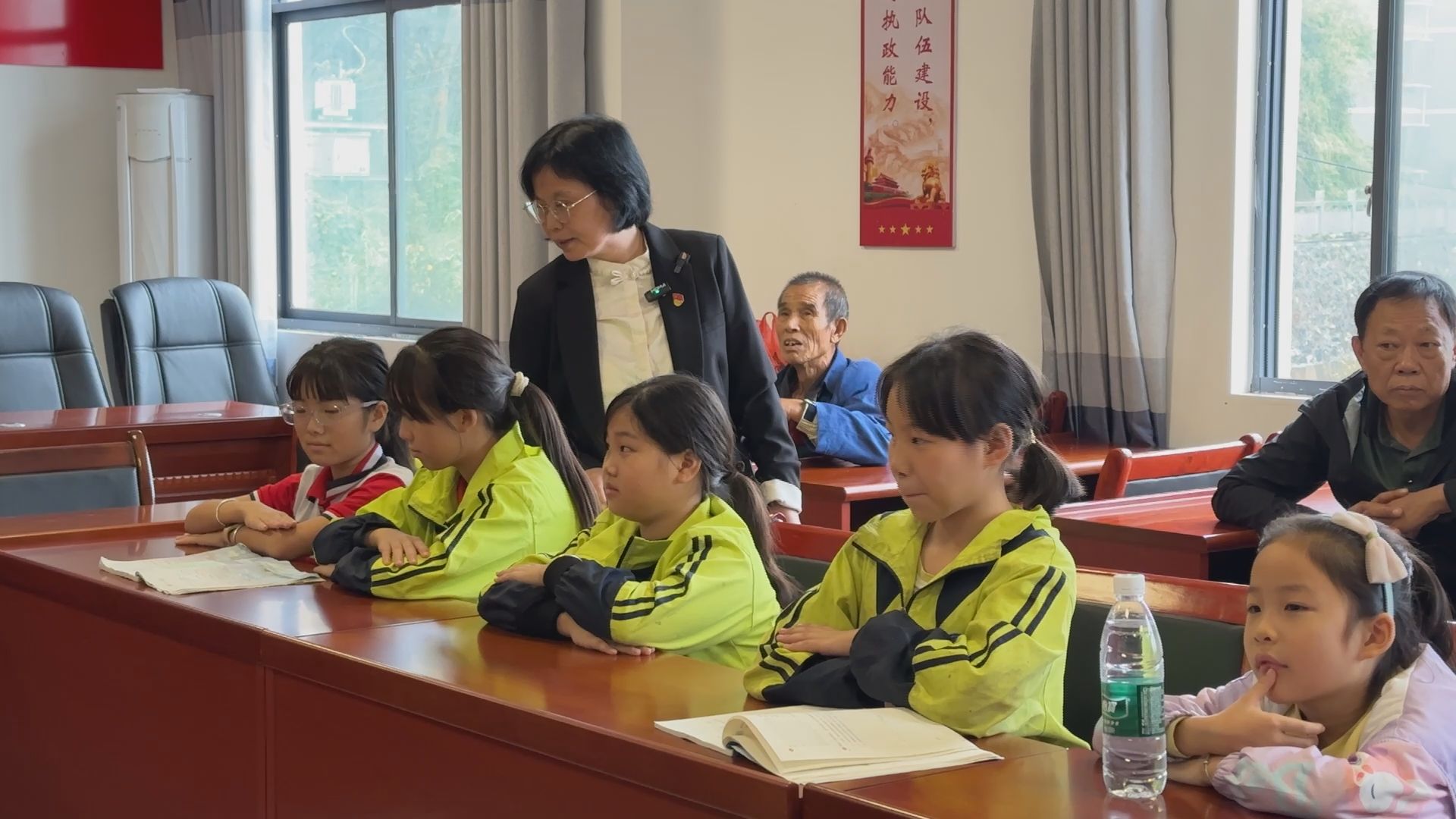 20250927驻村教师1.jpg