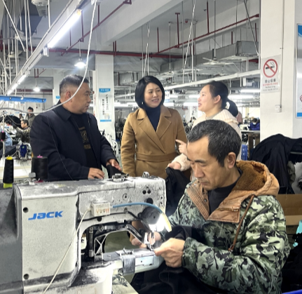 【视频】大堡乡：“送工直通车”精准送岗 19人现场签约