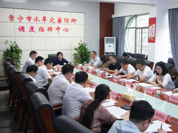 邓艳红调研防洪闭合圈建设暨农村安全饮水相关整治工作