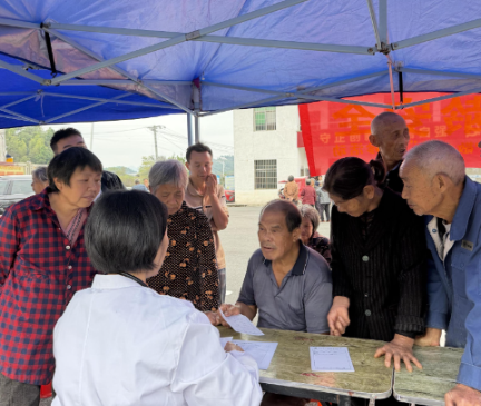 【视频】兰江乡应伏村:重阳义诊进村 中医服务暖“银龄”