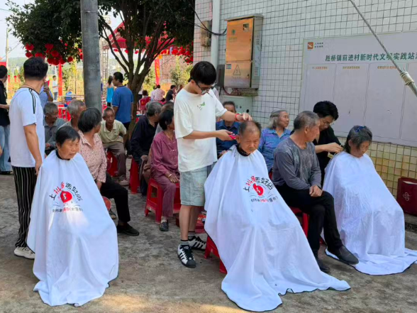 胜桥镇前进村：九九重阳敬老情 乡风文明暖乡村
