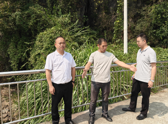 板桥镇先峰村：民情走访解民忧 实事办到群众家门口