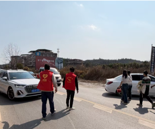 迴江村和连心社区：快速处置保畅通 暖心守护出行路