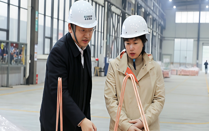 邓艳红慰问省优秀民营企业家 并开展“企业服务年”行动