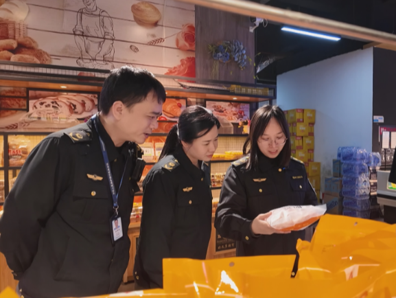 【视频】市市场监督管理局开展2026年食品安全监督抽检 守护“舌尖安全”