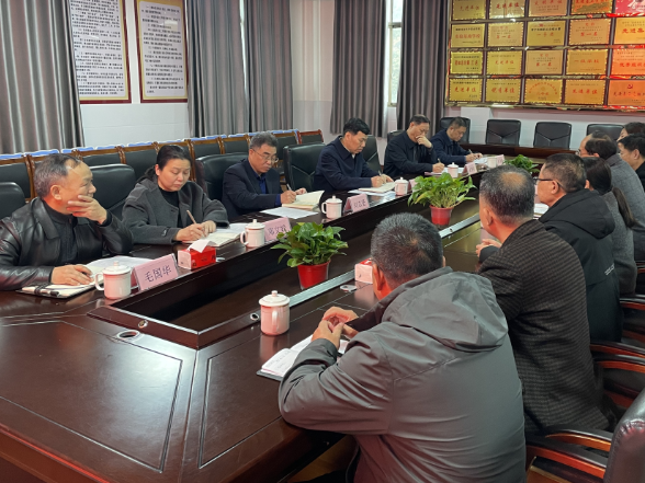 【视频】段鸣到常宁八中调研教育相关工作