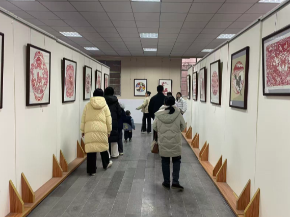 【视频】市文化馆:马年剪纸贺佳节 元宵飘香润民心