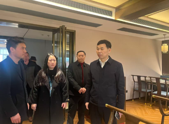 段鸣检查市政协十一届六次会议会场及委员住地筹备工作