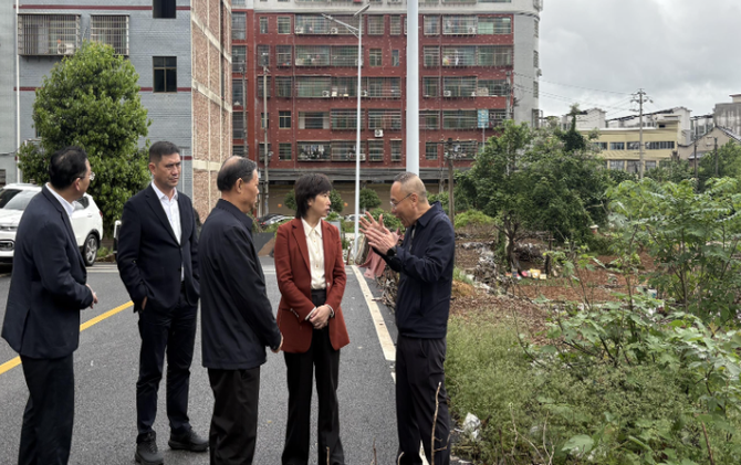 邓艳红调研征拆逾期未安置信访工作