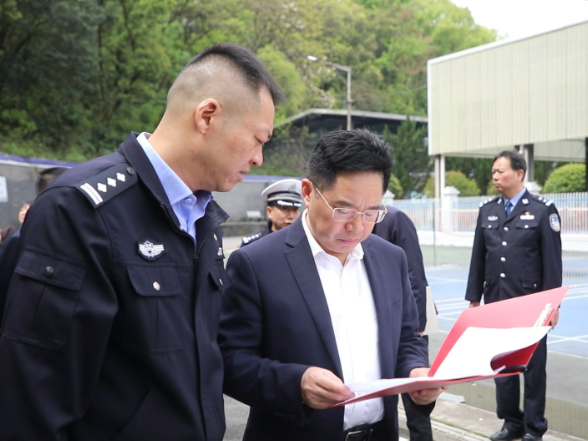 罗卫华督导检查安全生产和社会稳定工作