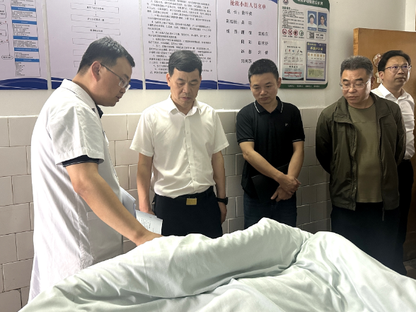 段鸣专题调研卫生健康事业高质量发展情况