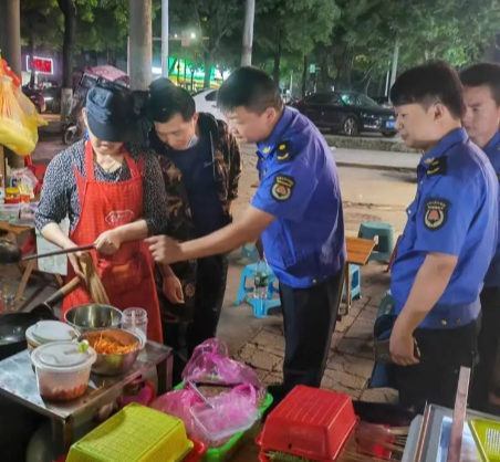 市城管综合执法局：开展安全隐患排查 织密城市“防护墙”