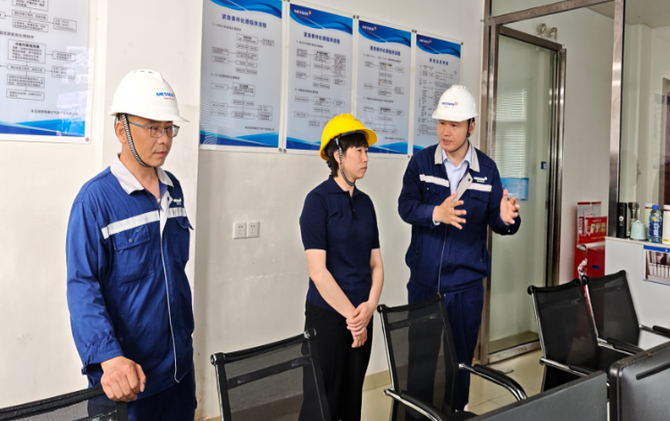 邓艳红督导检查安全生产工作