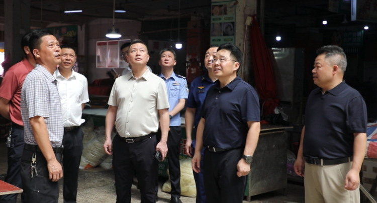 罗卫华调研批发市场、农贸市场及商业综合体安全生产等相关工作