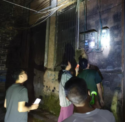 白沙镇:夜巡排隐患 敲门送平安