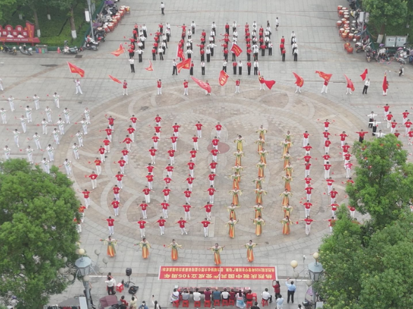 常宁市举办“庆七一·颂党恩”公益群众文艺展演