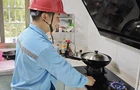 老旧小区通上天然气  数百户居民告别“扛罐上楼”
