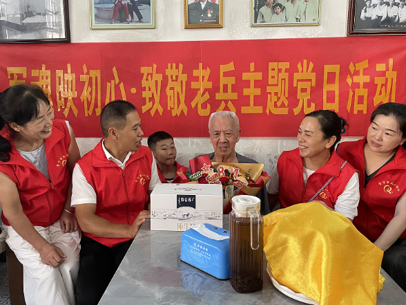【视频】市义工协会八一走访慰问抗美援朝老兵