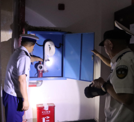 常宁:多部门联合开展消防安全集中夜查行动
