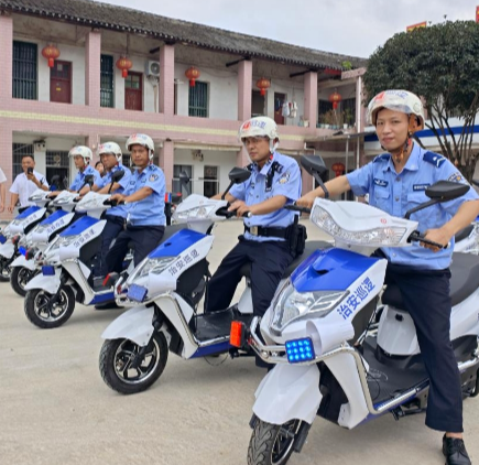 蓬塘乡:爱心企业家捐赠15辆巡逻车 助力平安建设