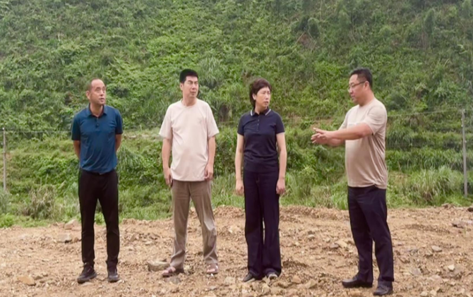 邓艳红调研防台风应对工作