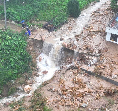 迎战台风"沙德尔"丨塔山瑶族乡:风雨中逆行 提前转移守平安