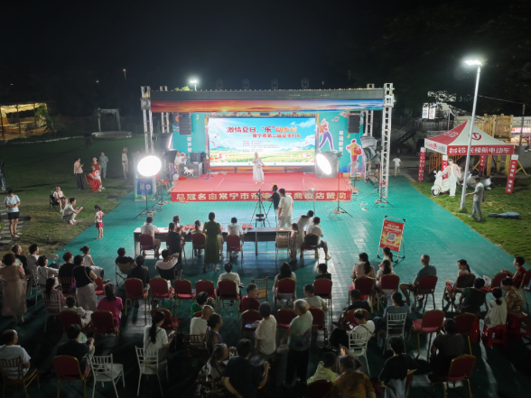夏夜歌声燃乡土 常宁第二届“村K”海选人气爆棚