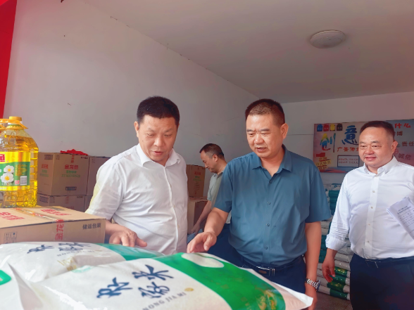 【视频】人保财险常宁支公司捐赠物资助力灾后民生保障